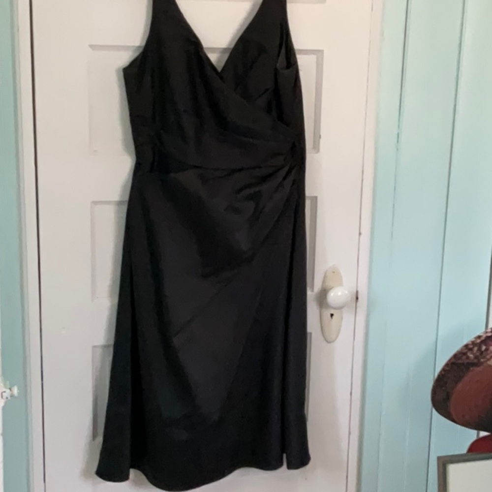 Black taffeta formal V-neck Ruched Dress Large